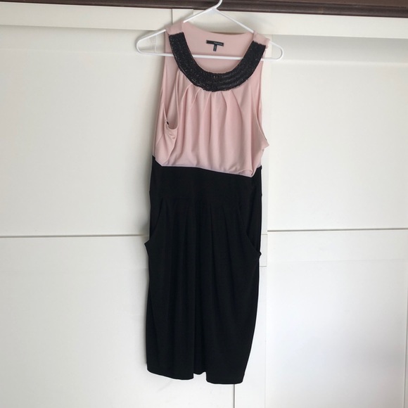 Perfect for a party. - Picture 1 of 2